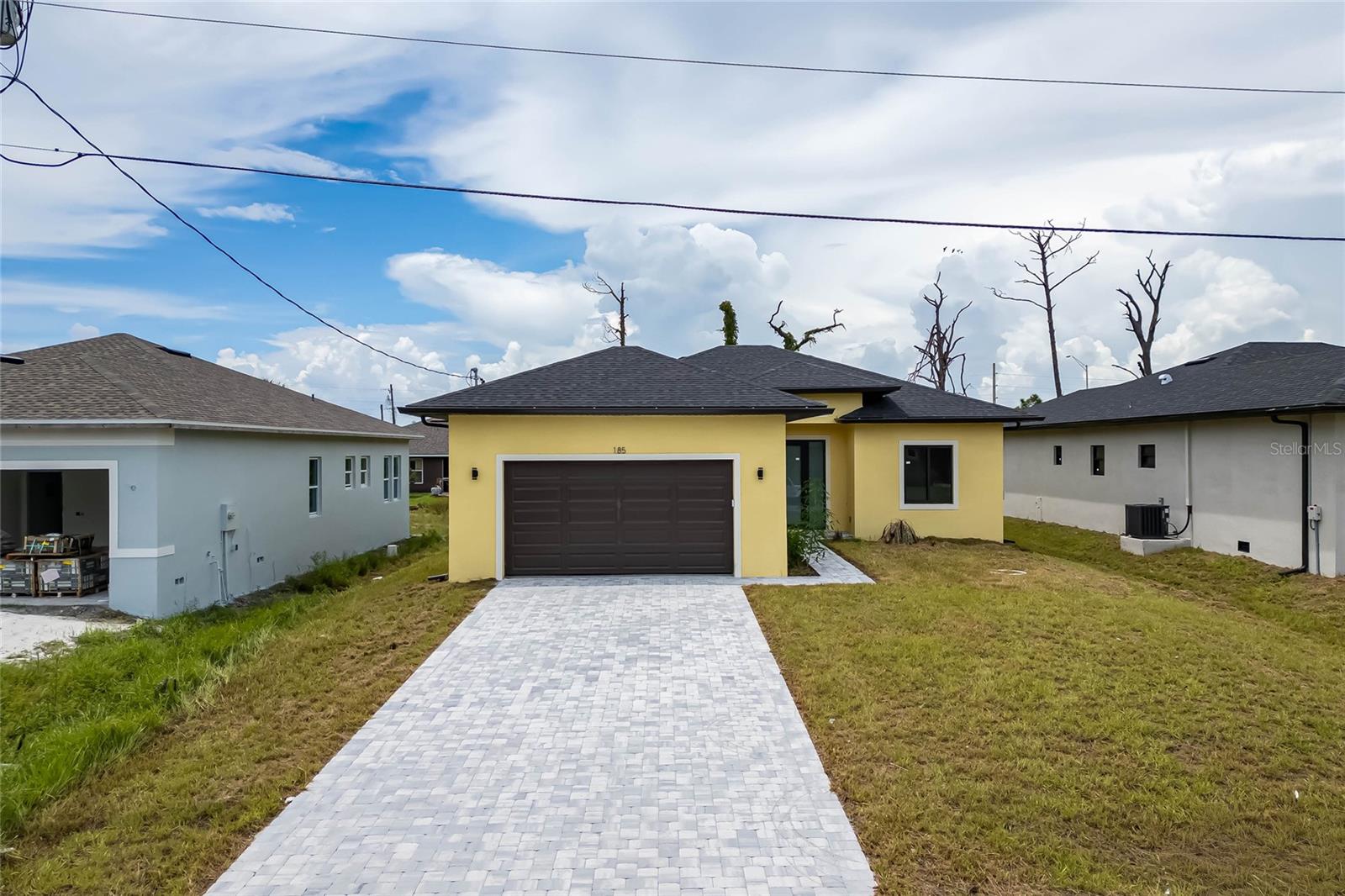 Image 4 of 60 For 185 Sesame Road E