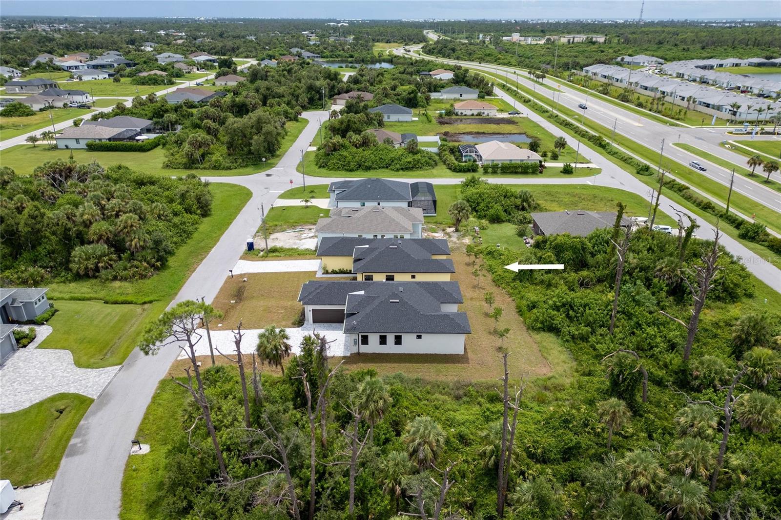 Image 45 of 60 For 185 Sesame Road E