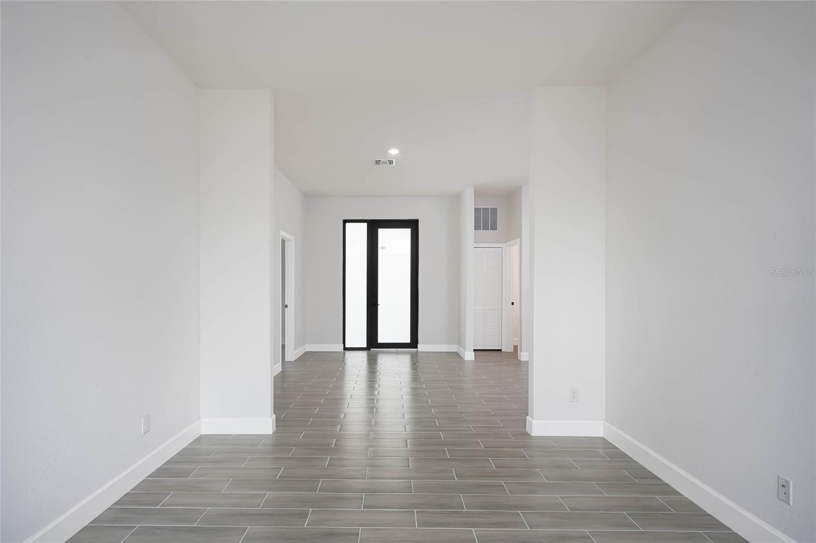 Image 8 of 60 For 185 Sesame Road E