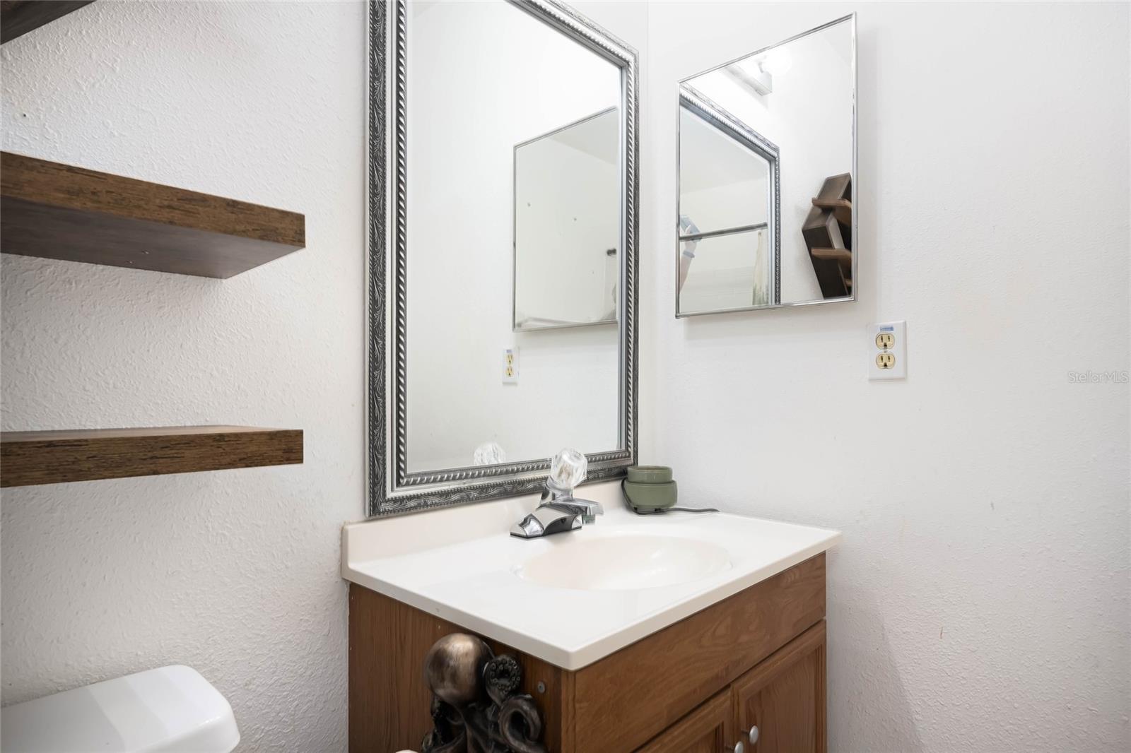 Image 19 of 47 For 6424 Elmwood Road