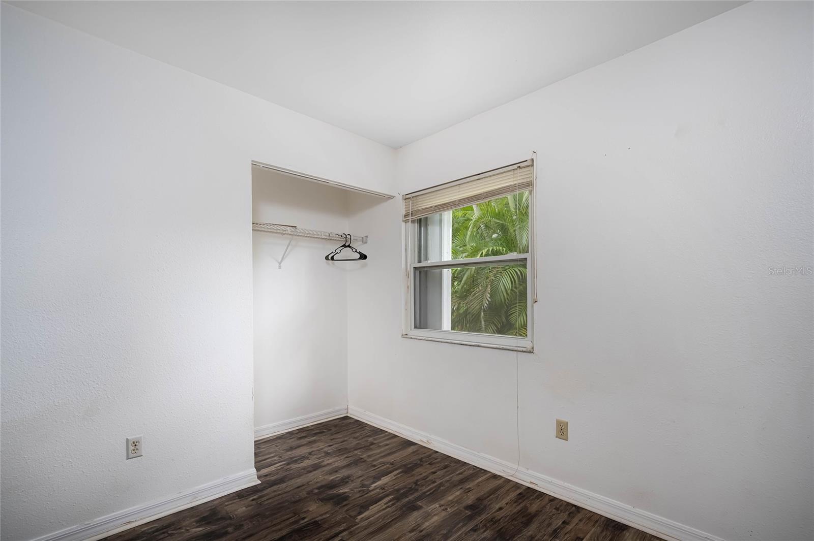 Image 20 of 47 For 6424 Elmwood Road