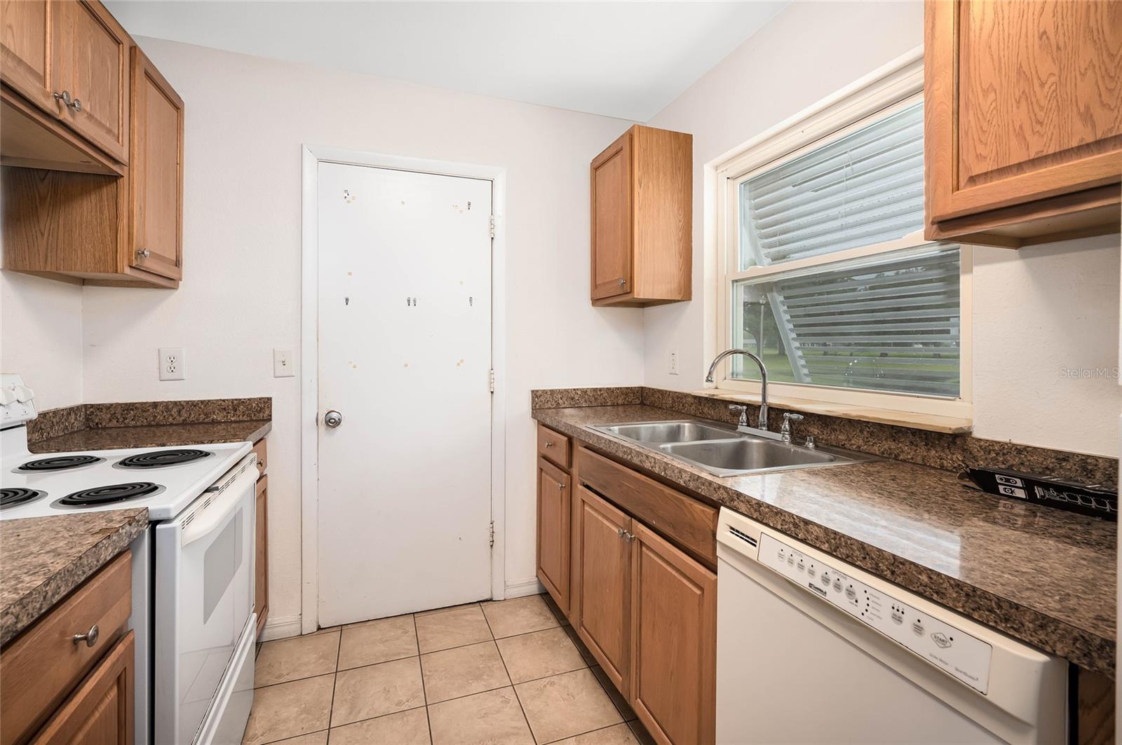 Image 9 of 47 For 6424 Elmwood Road