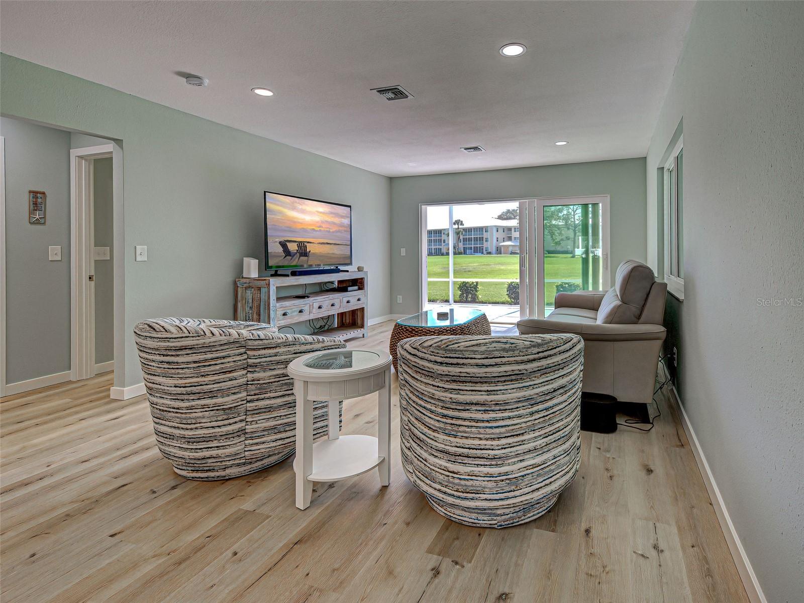 Image 7 of 35 For 236 Cerromar Way S 40