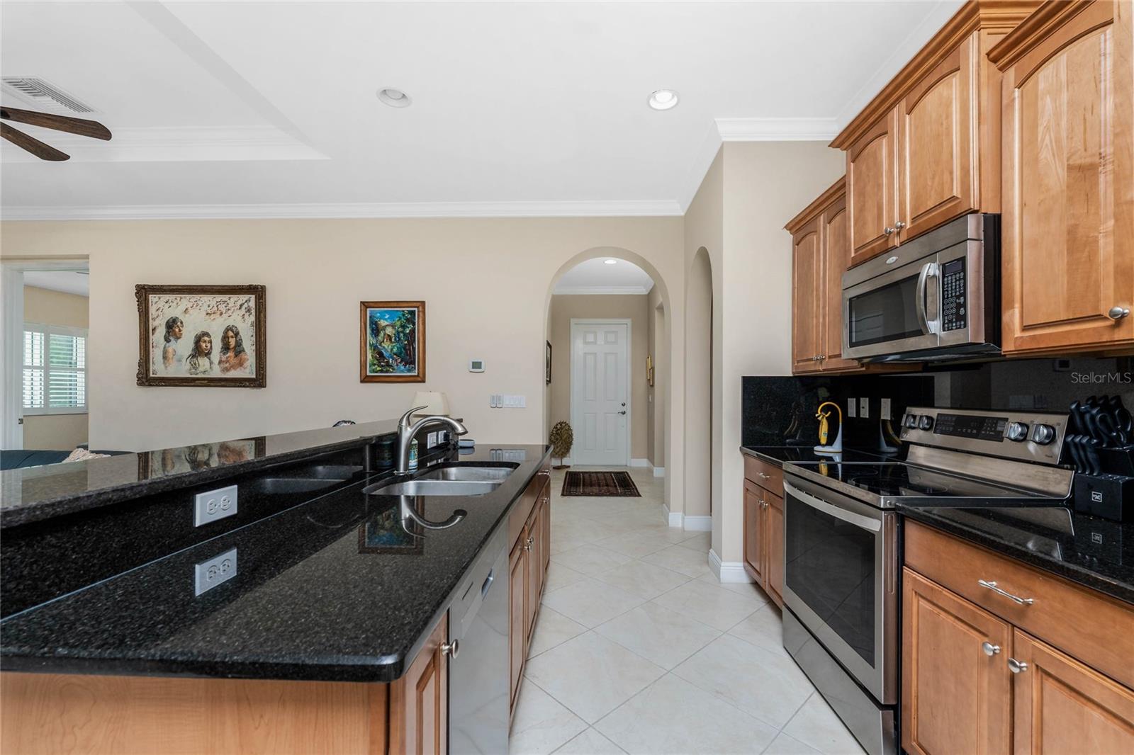 Image 8 of 60 For 102 Palazzo Court