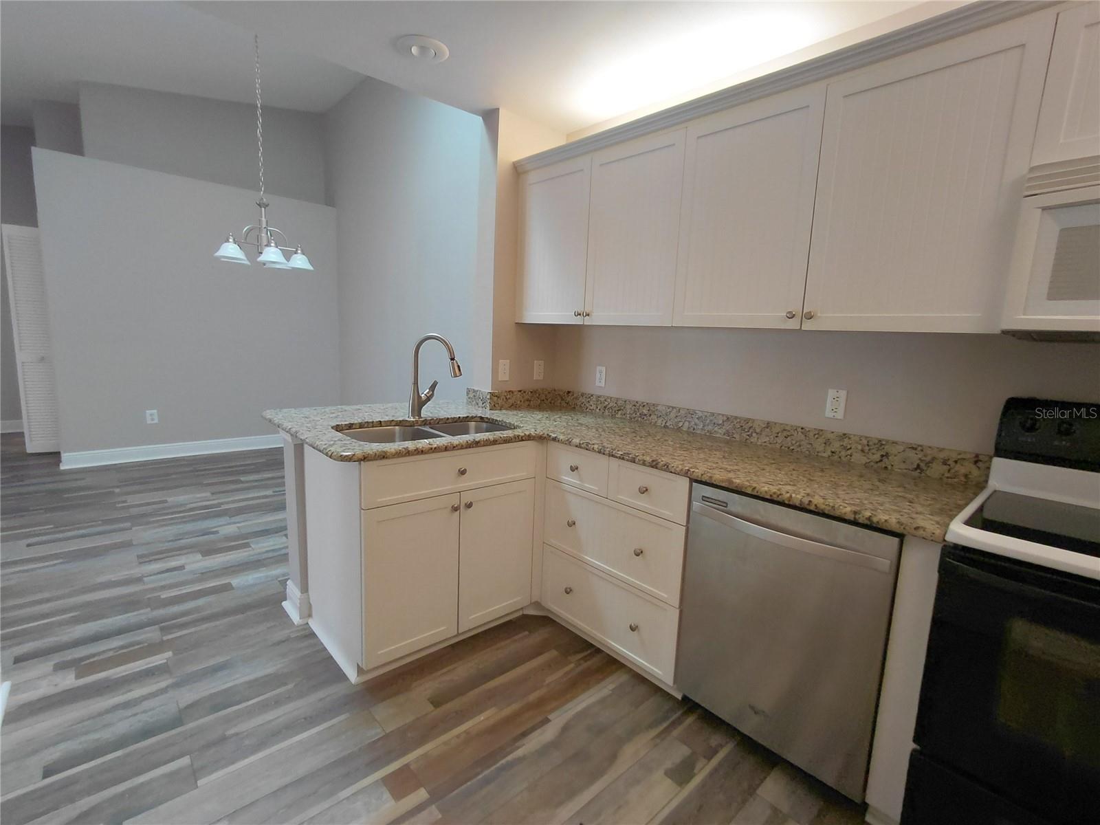 Image 7 of 22 For 3300 Loveland Boulevard 1202