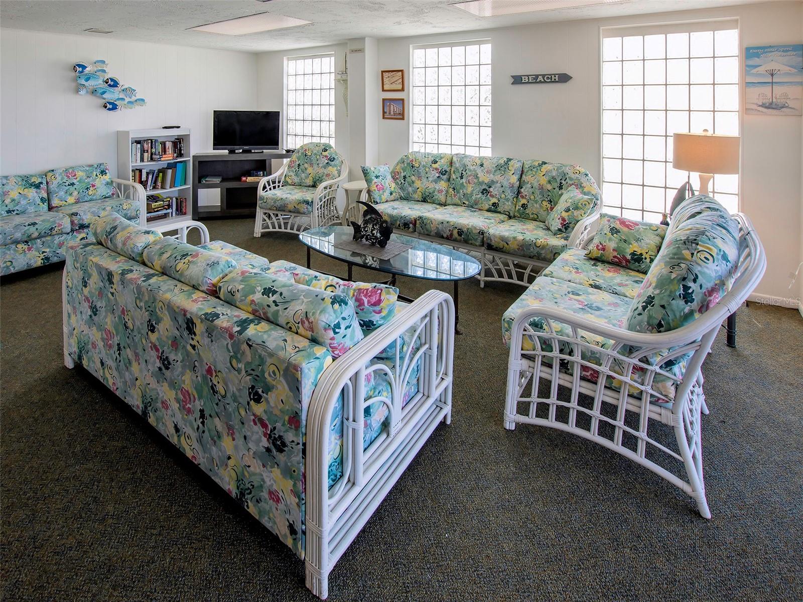 Image 11 of 40 For 1255 Tarpon Center Dr.  505