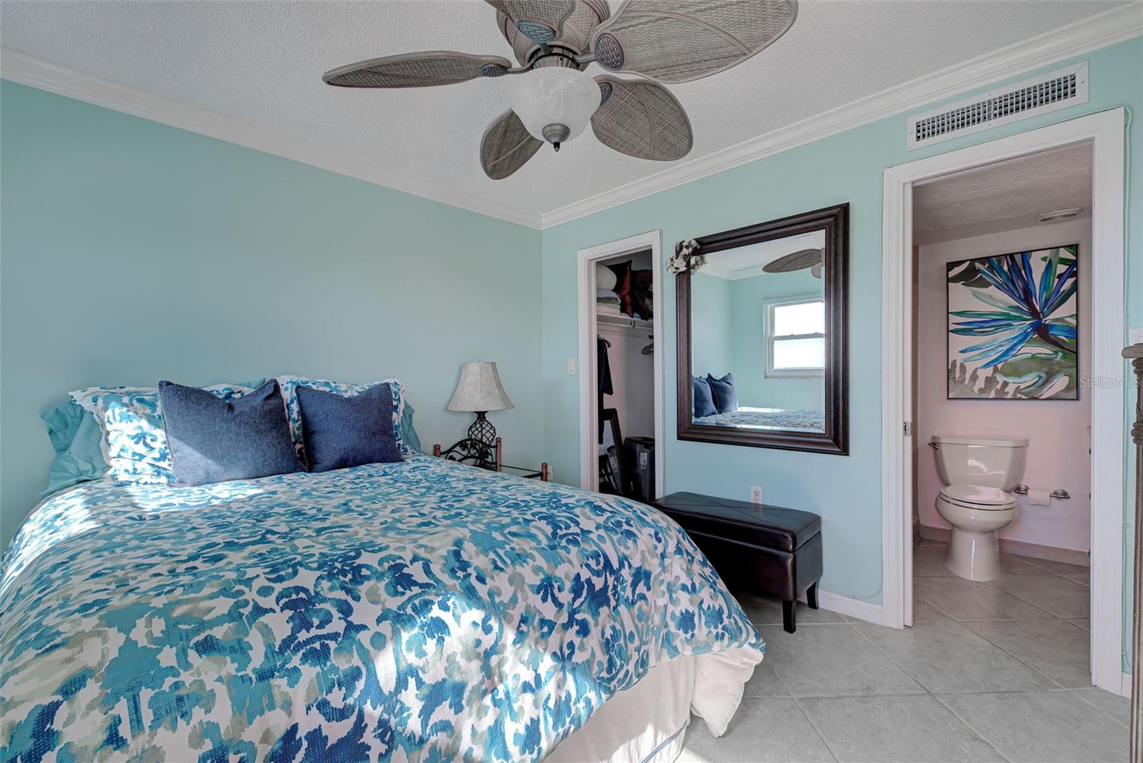 Image 33 of 40 For 1255 Tarpon Center Dr.  505