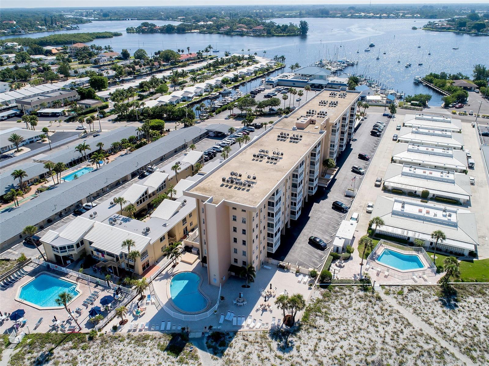 Image 5 of 40 For 1255 Tarpon Center Dr.  505