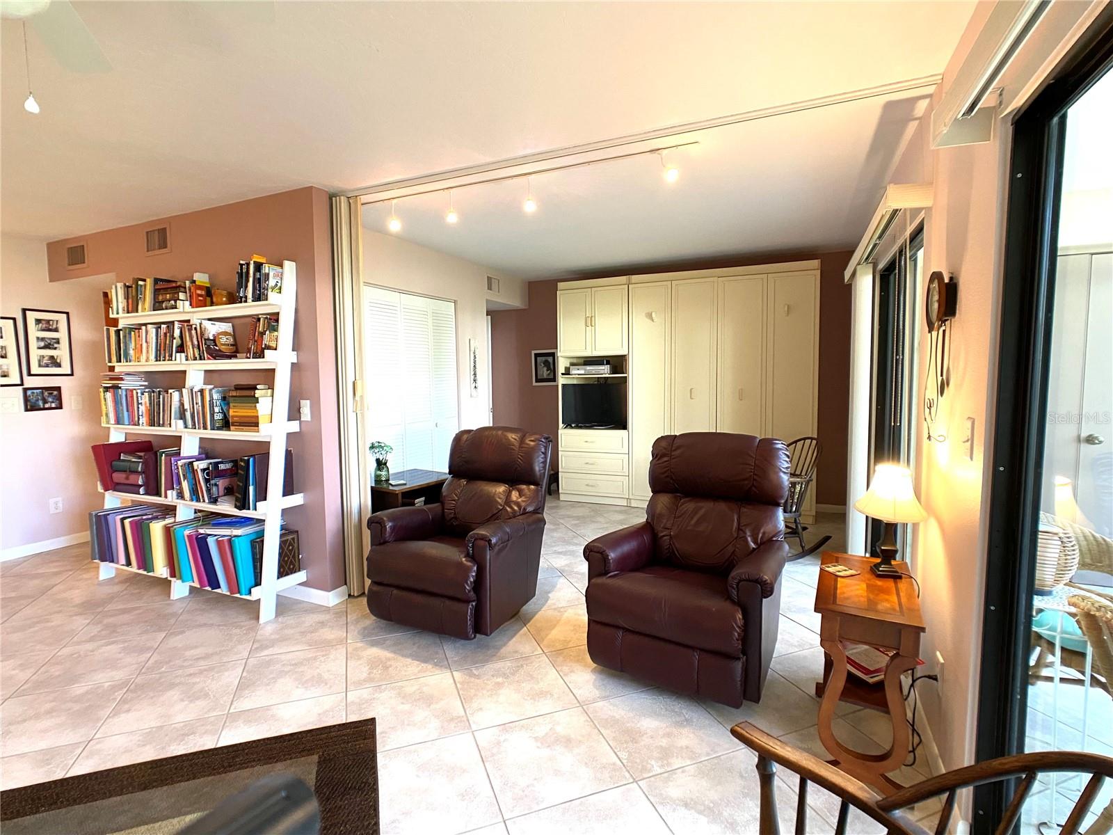 Image 7 of 26 For 654 Bird Bay Drive E 106