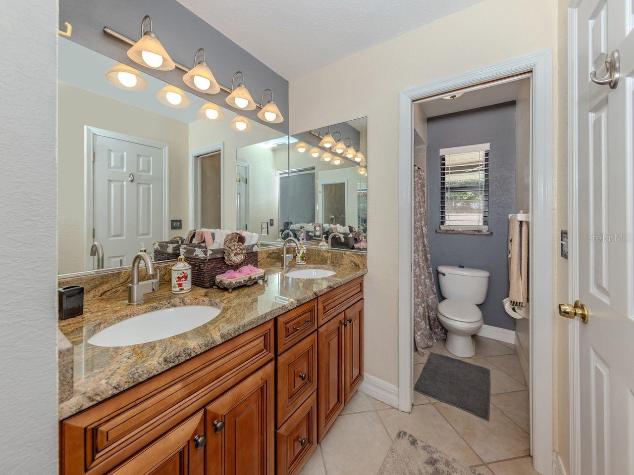 Image 11 of 29 For 422 Pineview Drive