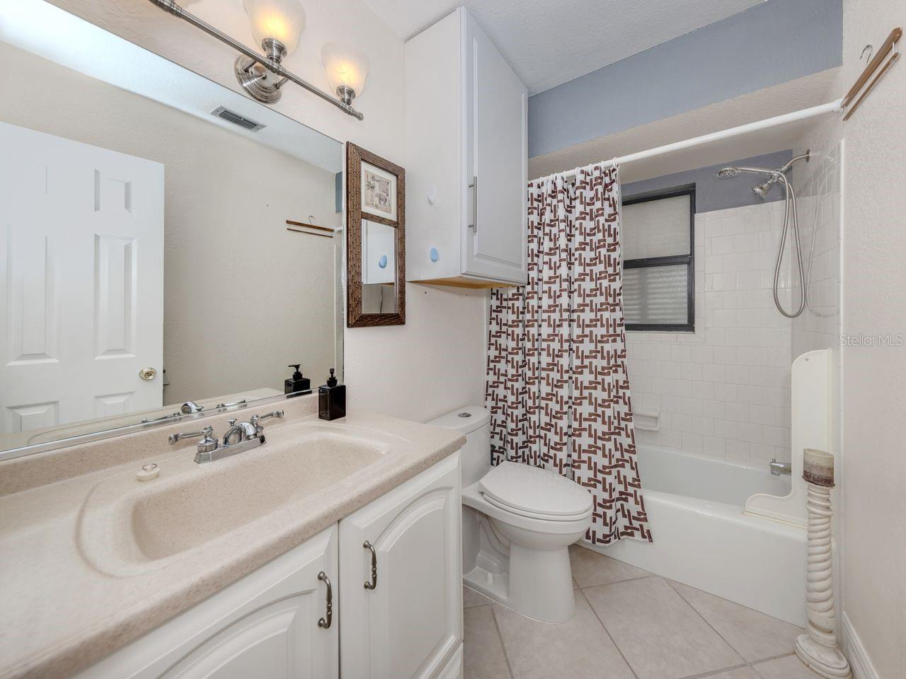 Image 13 of 29 For 422 Pineview Drive