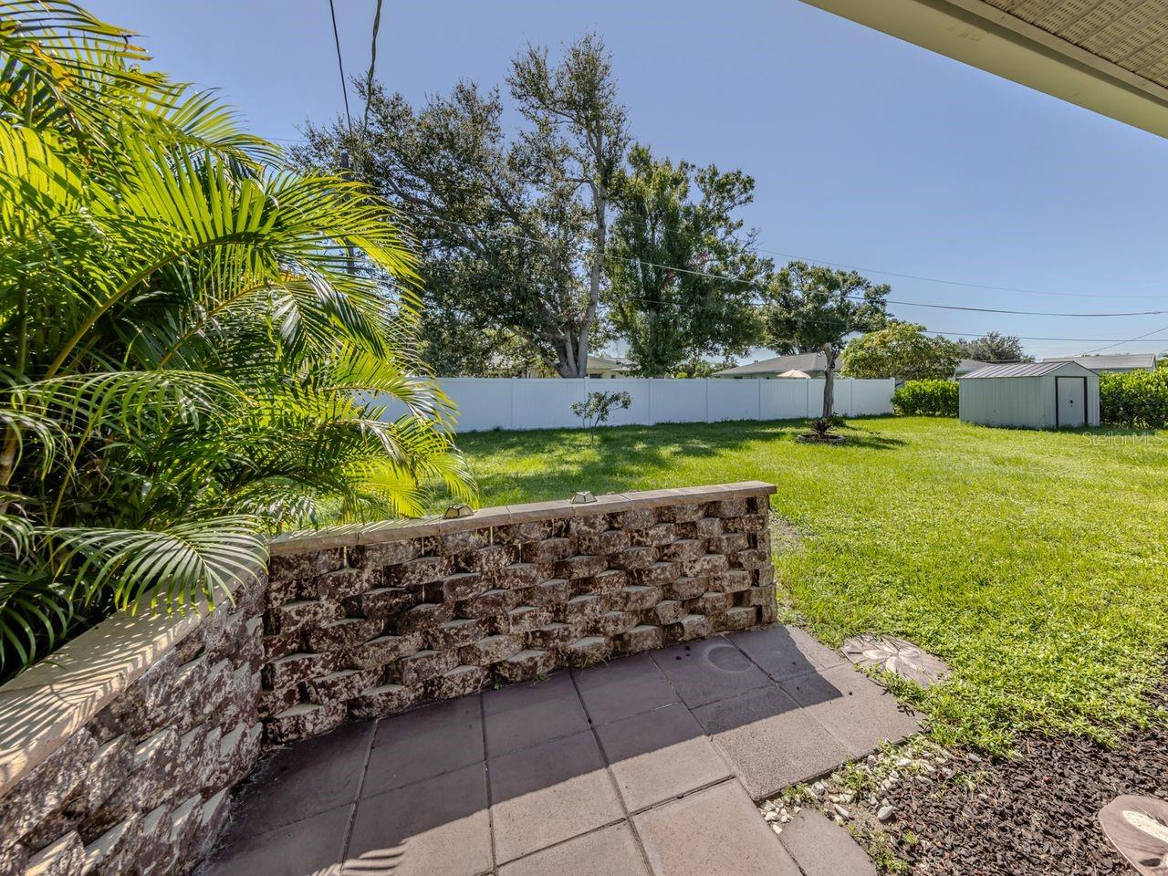 Image 16 of 29 For 422 Pineview Drive