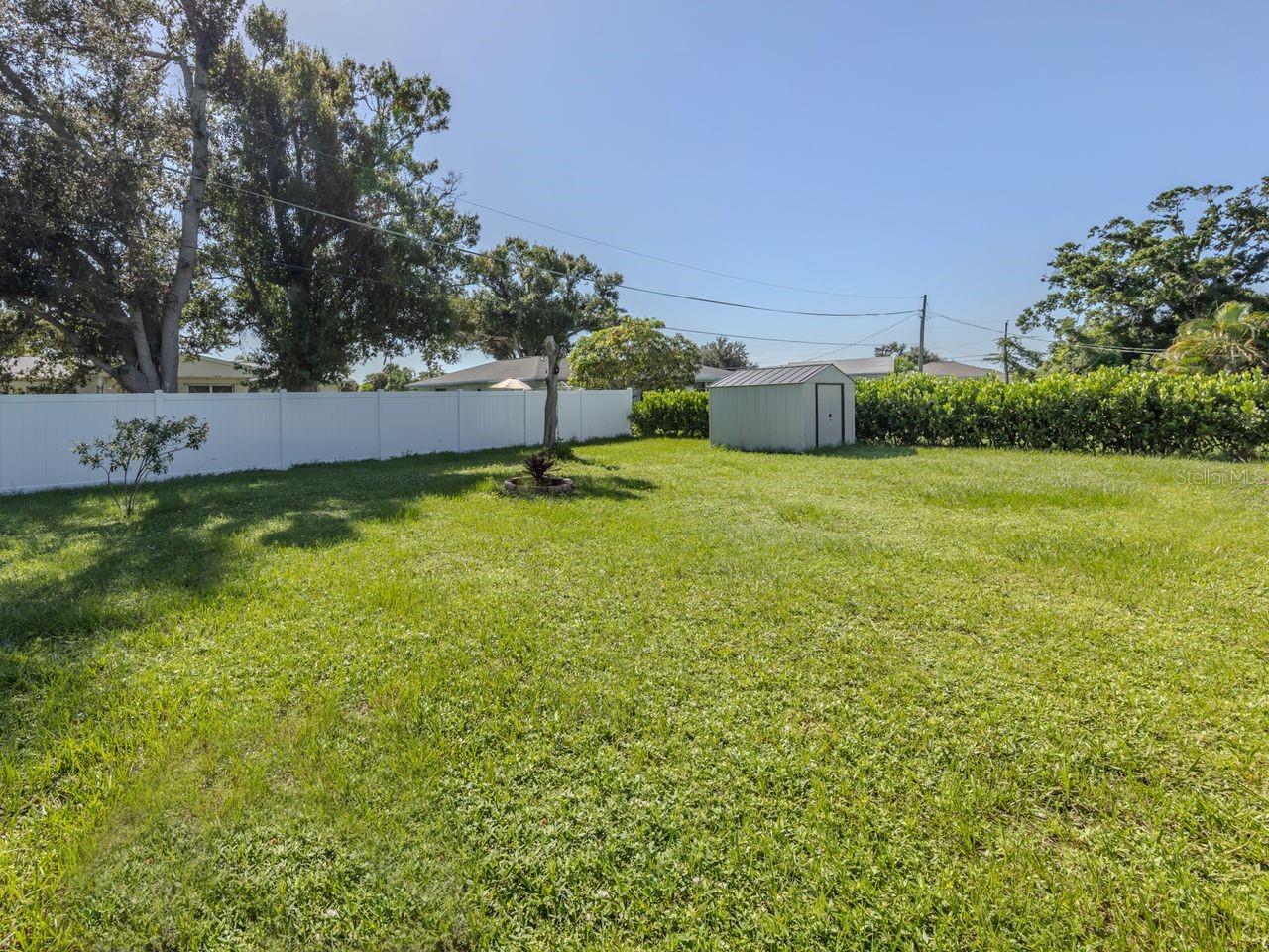 Image 2 of 29 For 422 Pineview Drive