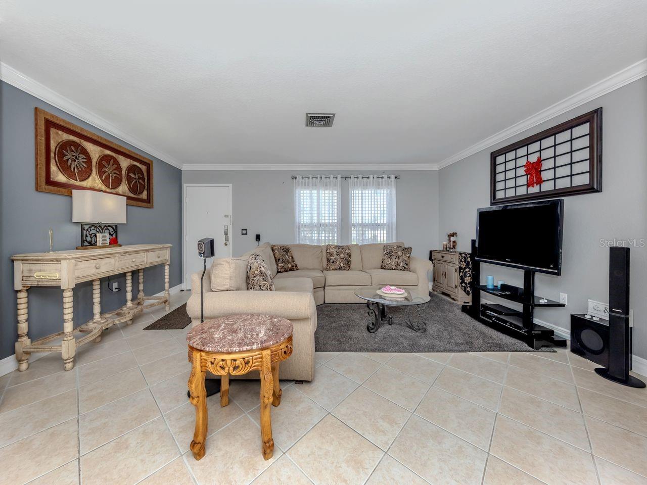 Image 7 of 29 For 422 Pineview Drive