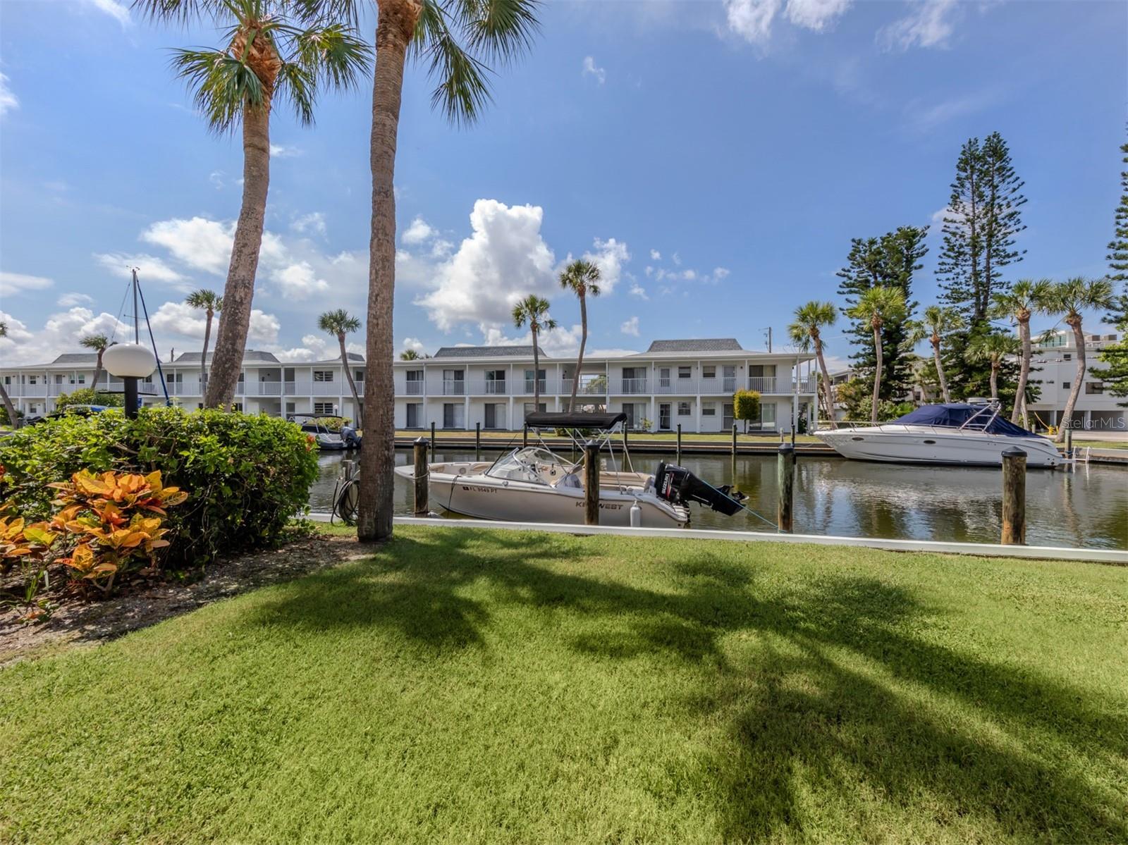 Image 11 of 60 For 1001 Inlet Circle 171