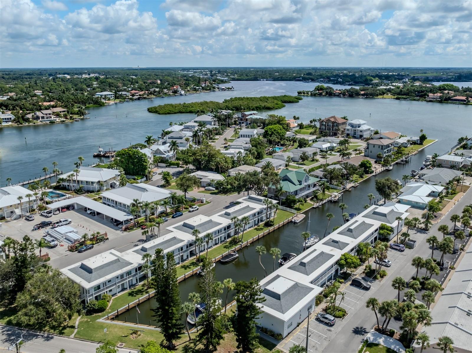 Image 26 of 60 For 1001 Inlet Circle 171
