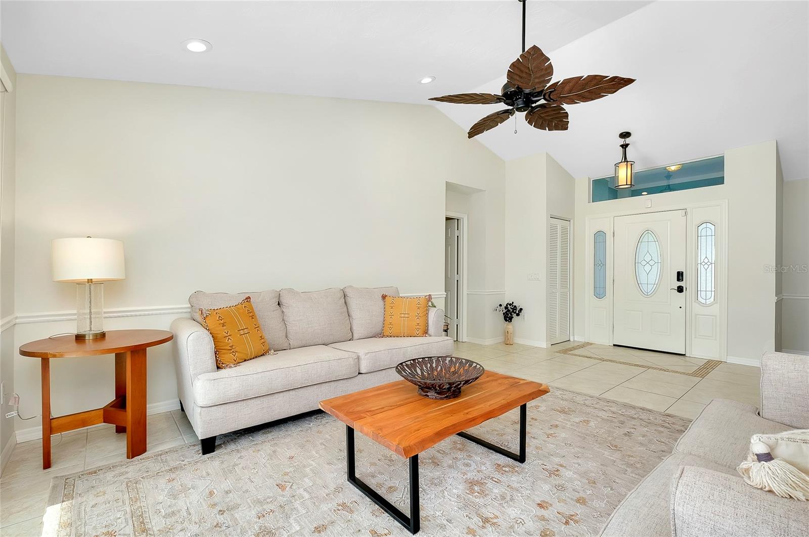 Image 15 of 45 For 552 Silk Oak Drive