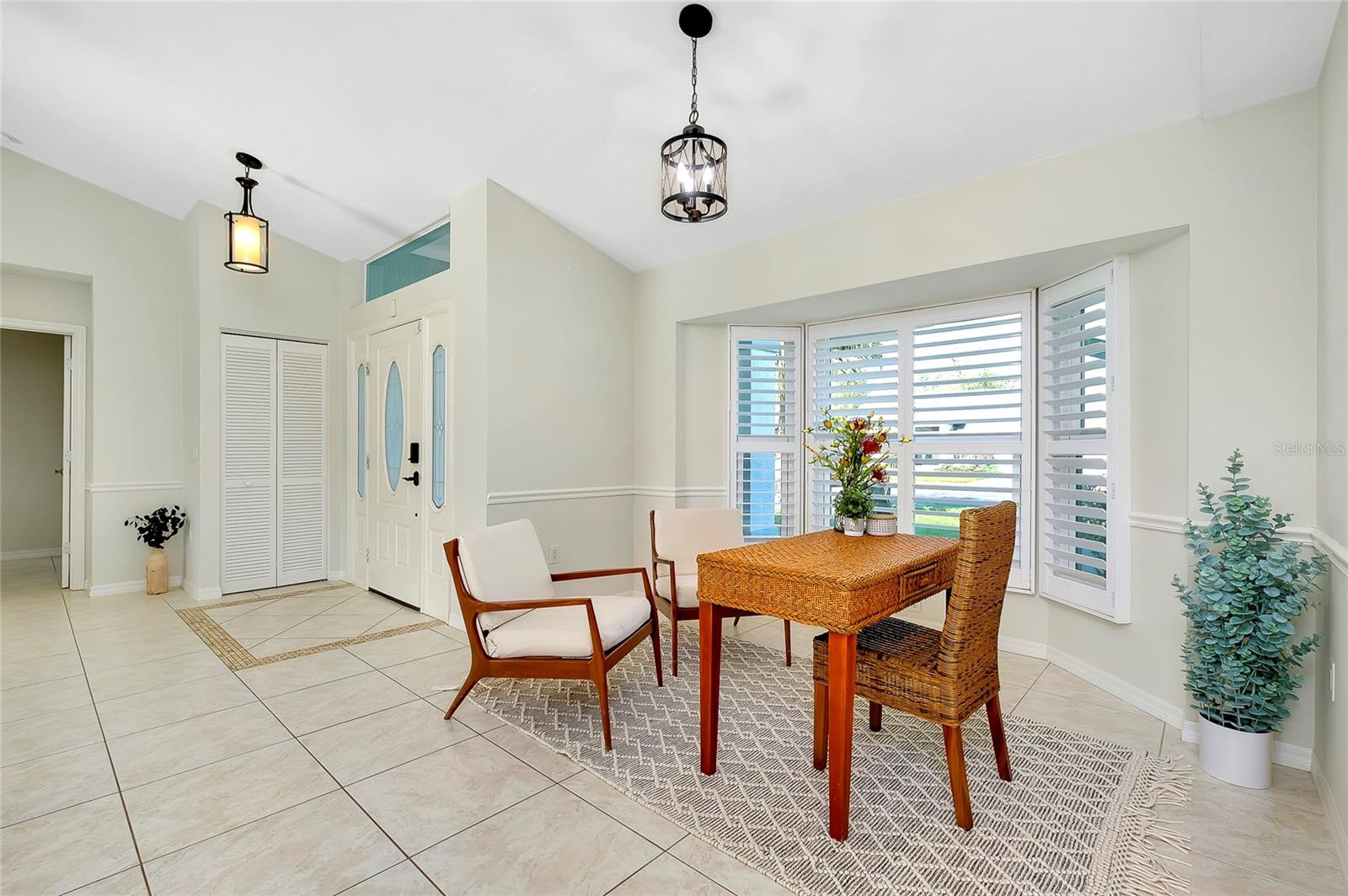 Image 17 of 45 For 552 Silk Oak Drive