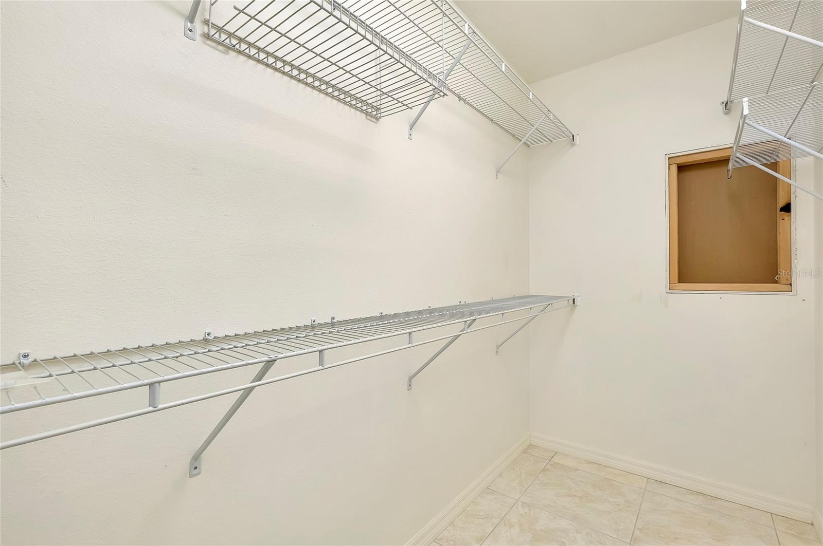 Image 32 of 45 For 552 Silk Oak Drive