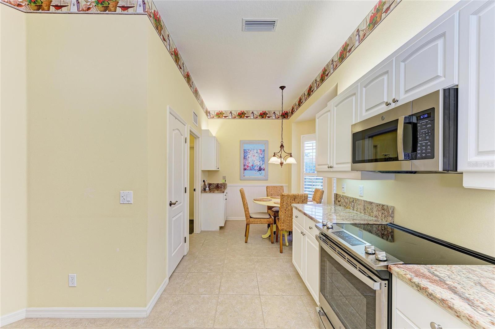 Image 26 of 90 For 1655 Lancashire Drive 1655