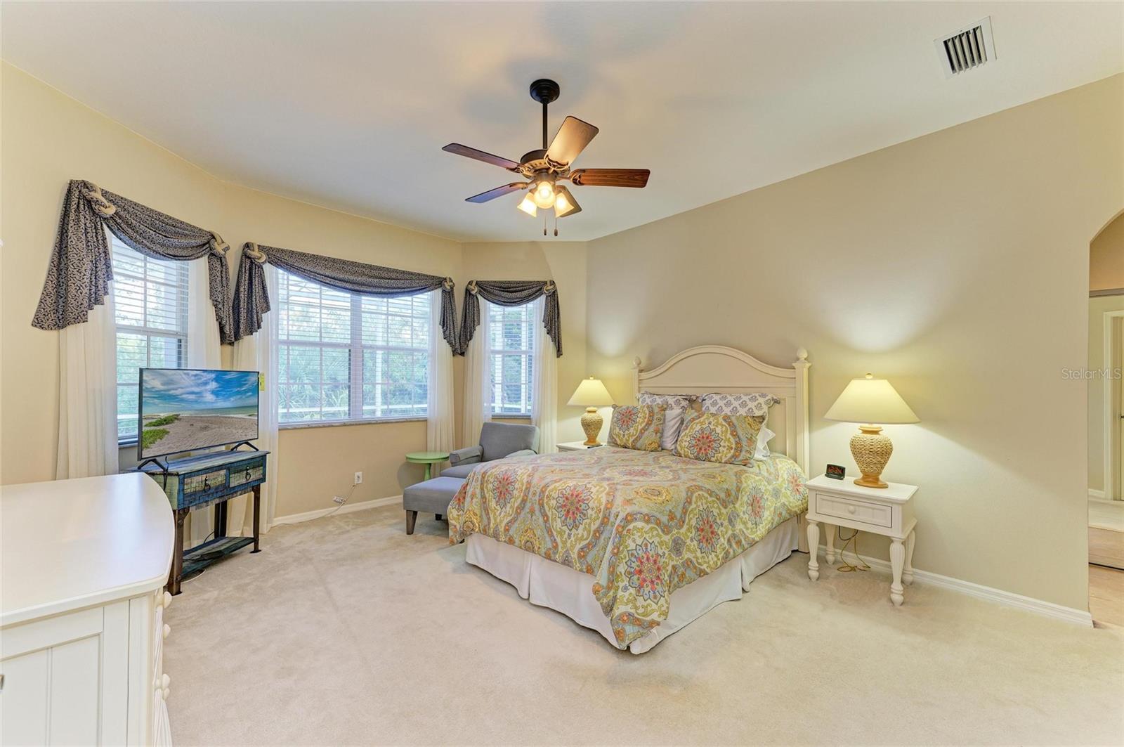 Image 28 of 90 For 1655 Lancashire Drive 1655