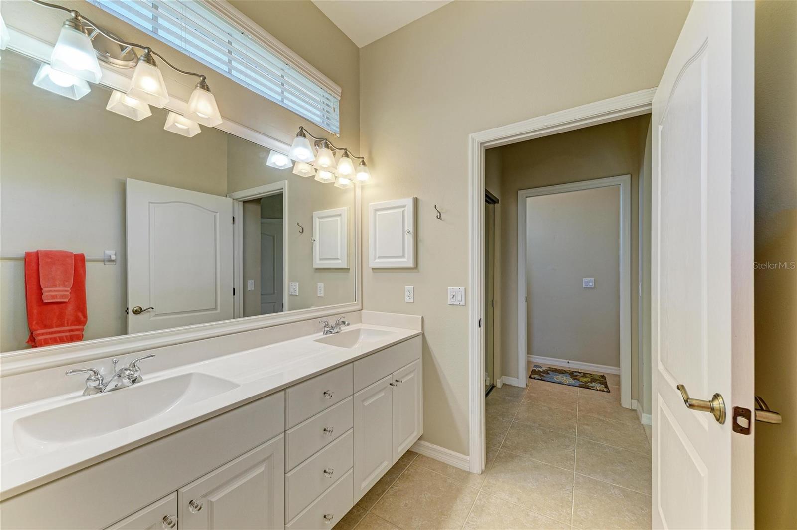 Image 33 of 90 For 1655 Lancashire Drive 1655