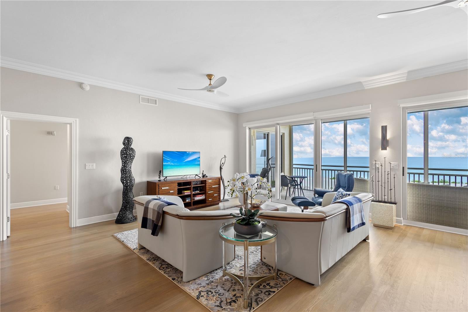 Image 6 of 70 For 811 The Esplanade N 302