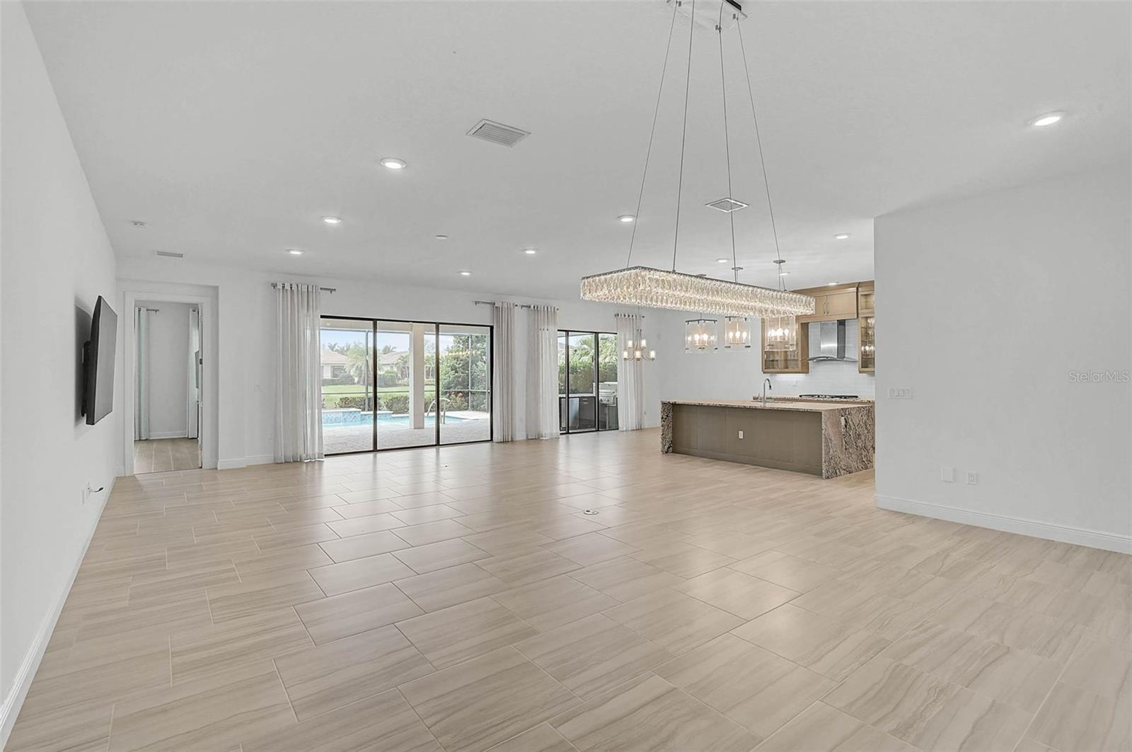 Image 12 of 60 For 5058 Surfside Circle