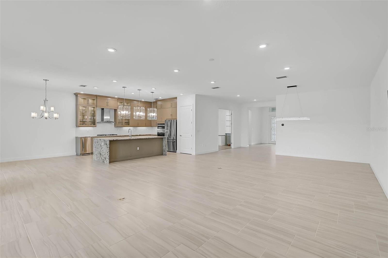 Image 14 of 60 For 5058 Surfside Circle