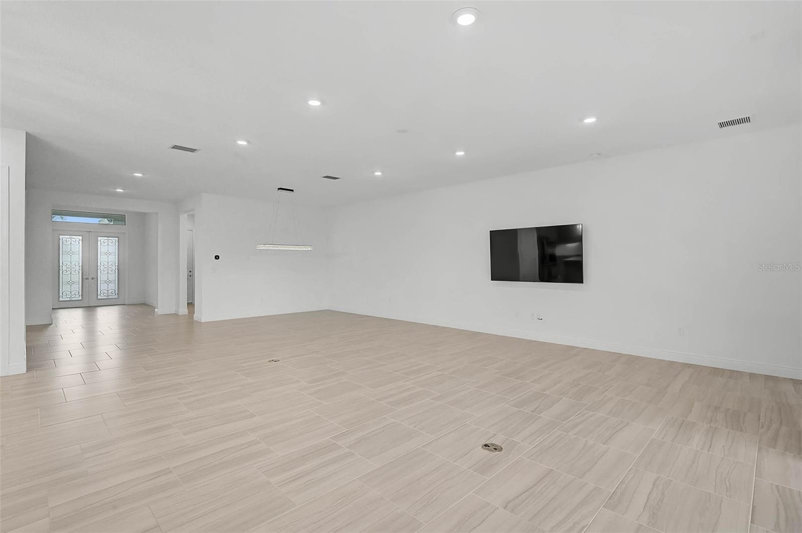 Image 15 of 60 For 5058 Surfside Circle