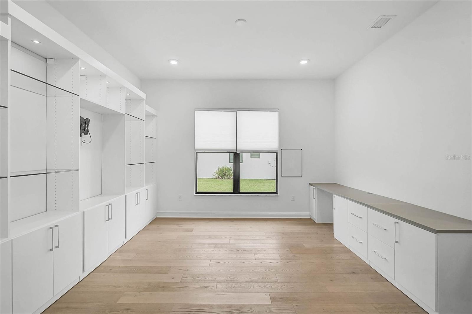 Image 24 of 60 For 5058 Surfside Circle