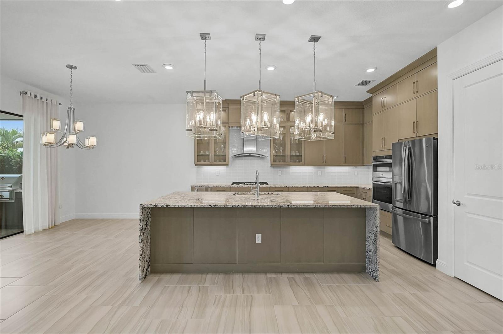 Image 3 of 60 For 5058 Surfside Circle