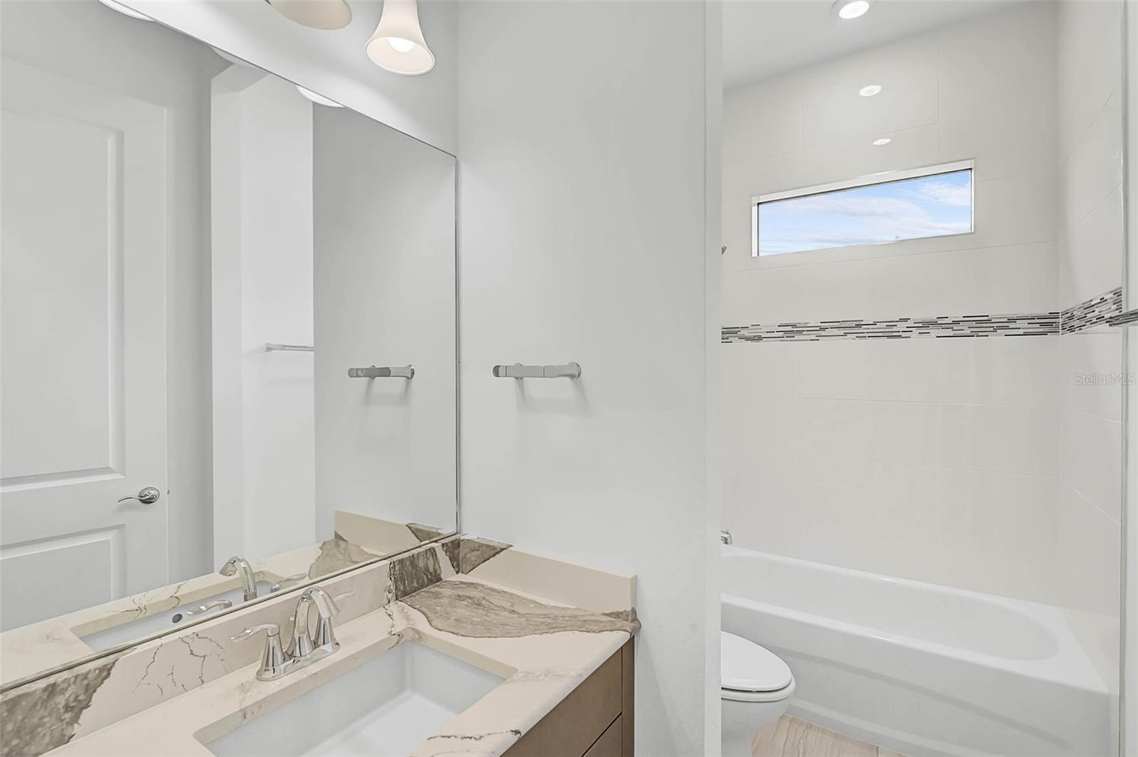 Image 31 of 60 For 5058 Surfside Circle
