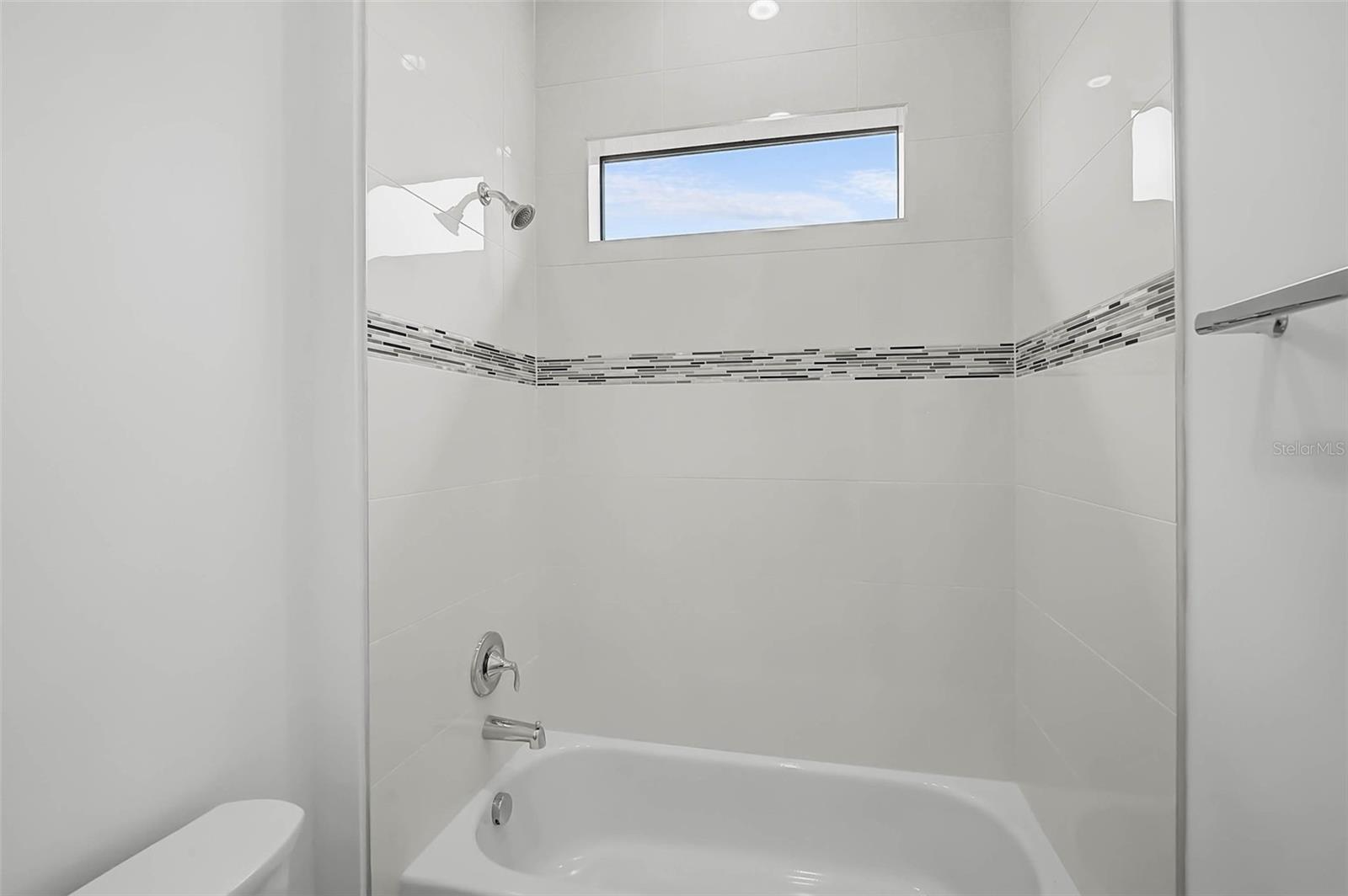 Image 32 of 60 For 5058 Surfside Circle