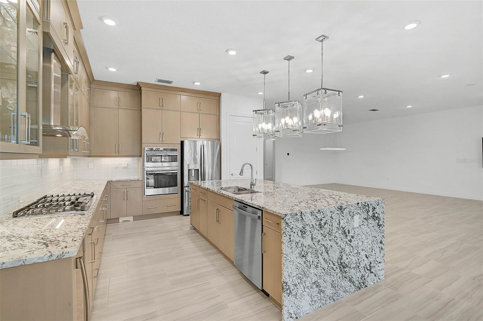 Image 7 of 60 For 5058 Surfside Circle