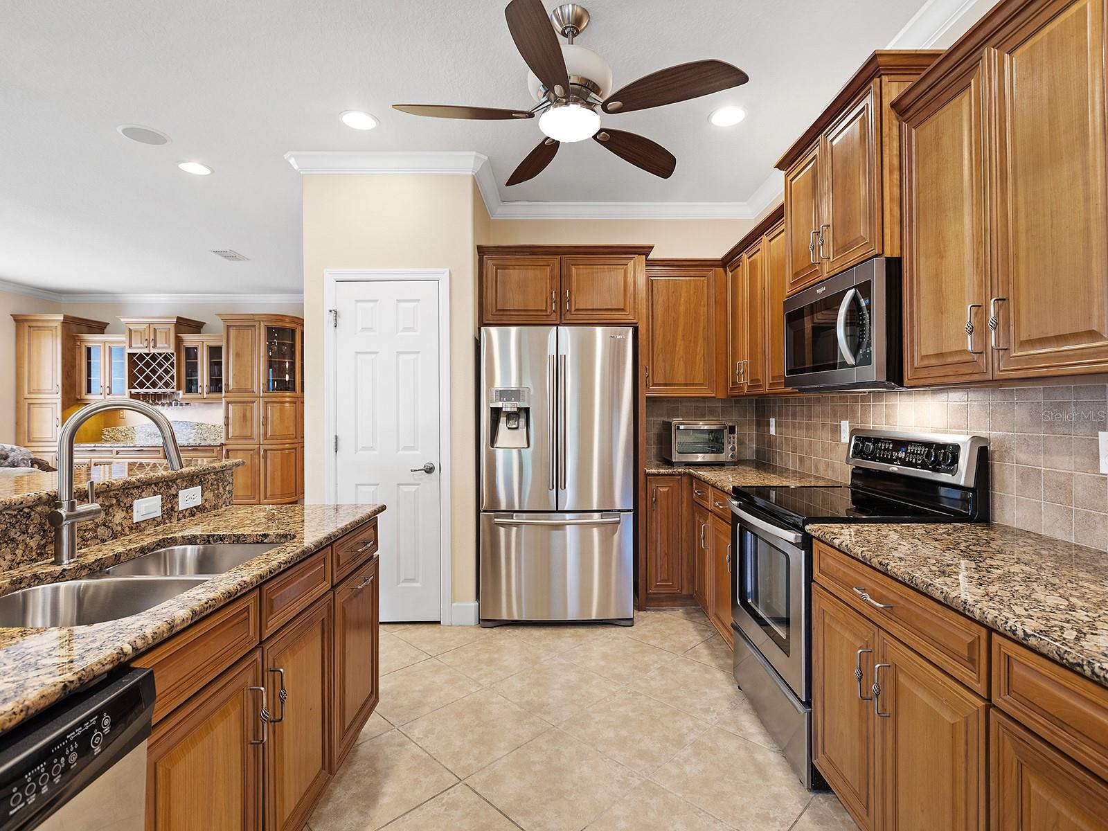 Image 10 of 38 For 20611 Pezzana Drive