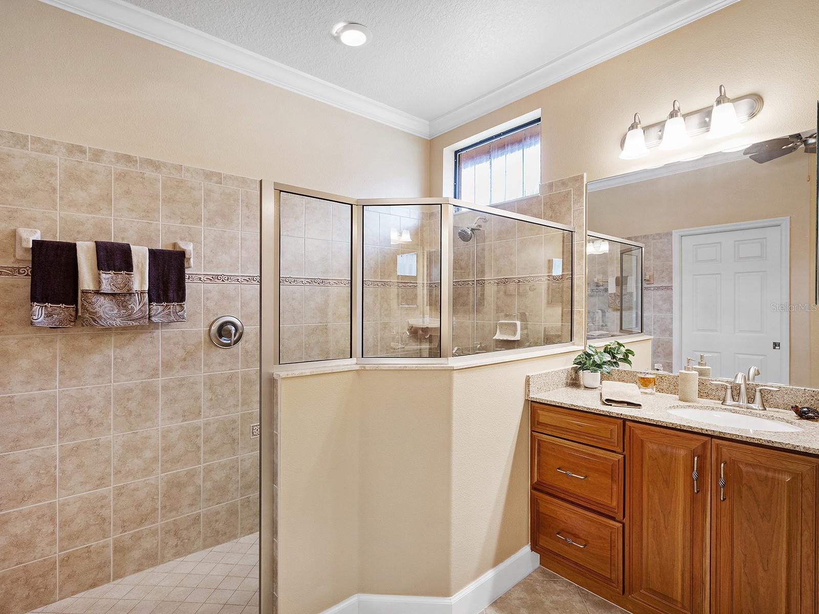 Image 16 of 38 For 20611 Pezzana Drive