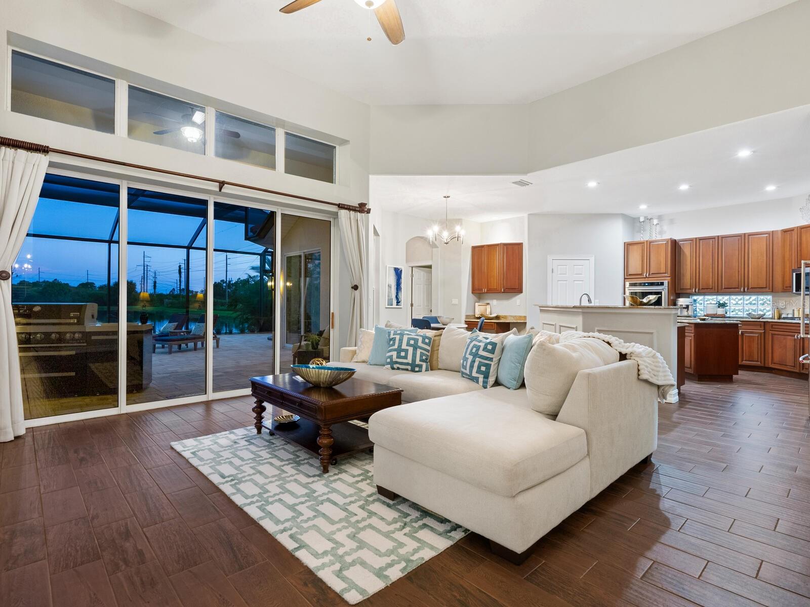 Image 14 of 68 For 218 Pesaro Drive