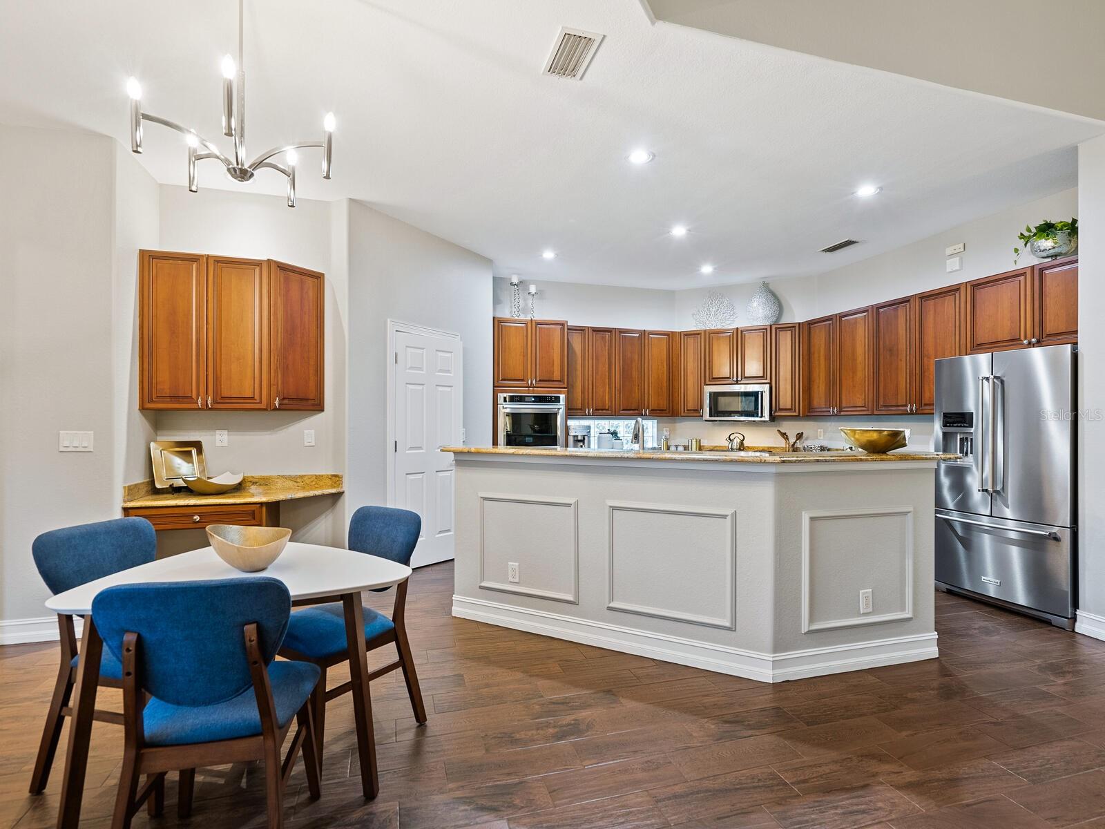 Image 18 of 68 For 218 Pesaro Drive