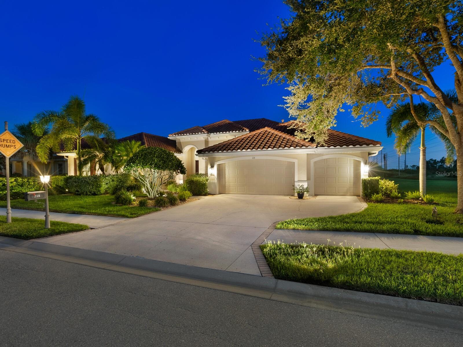 Image 5 of 68 For 218 Pesaro Drive