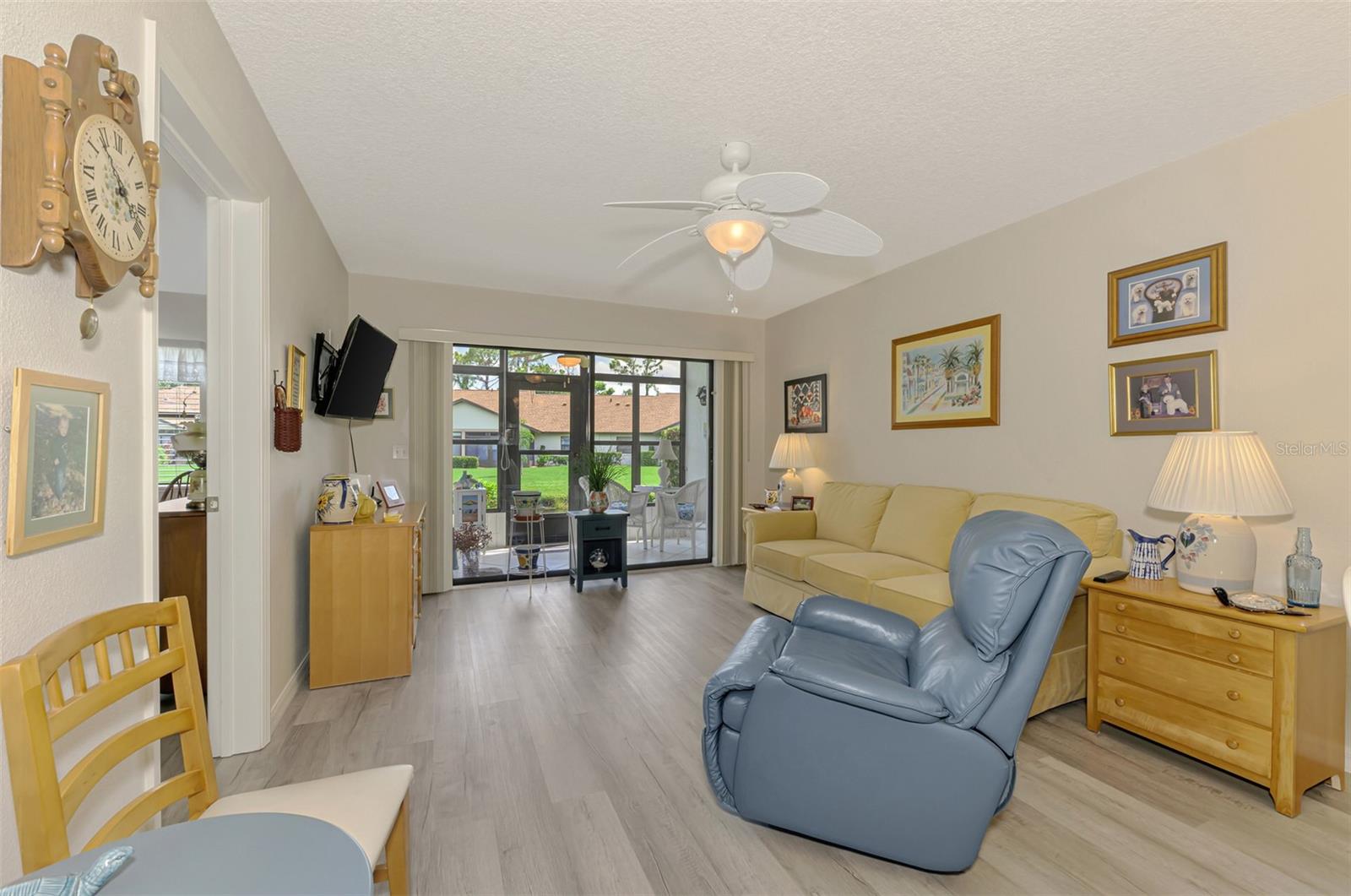 Image 11 of 49 For 1211 Capri Isles Boulevard 111
