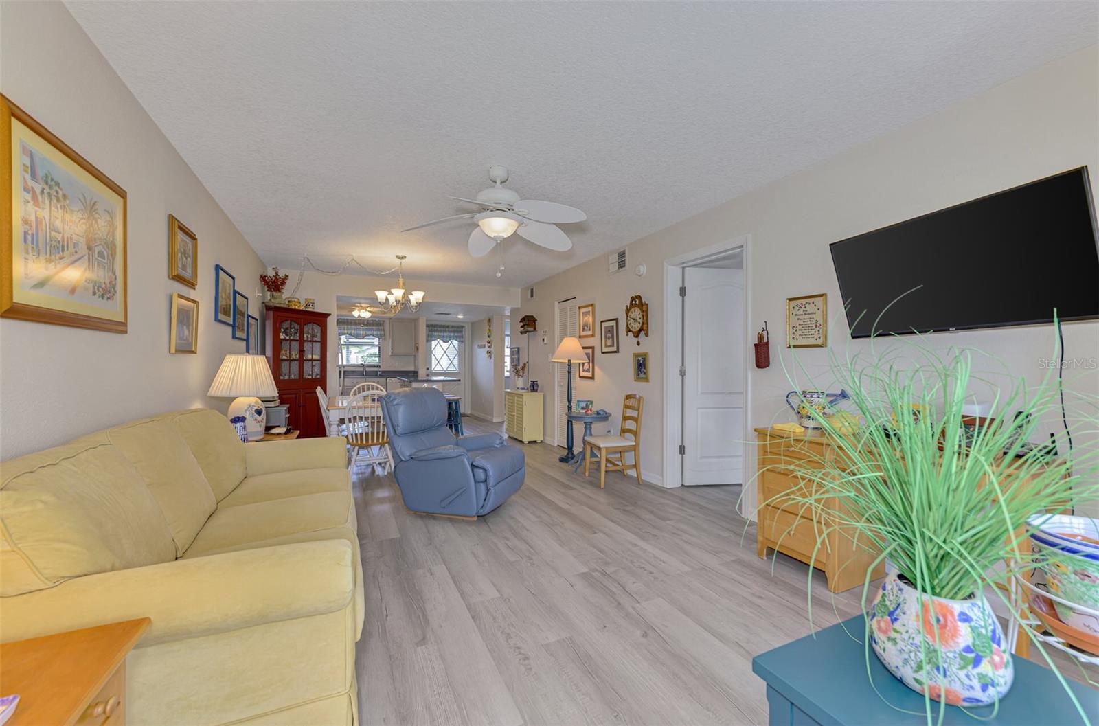 Image 14 of 49 For 1211 Capri Isles Boulevard 111