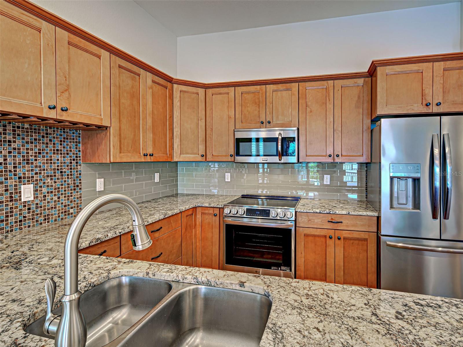 Image 14 of 70 For 445 Nokomis Avenue S 210