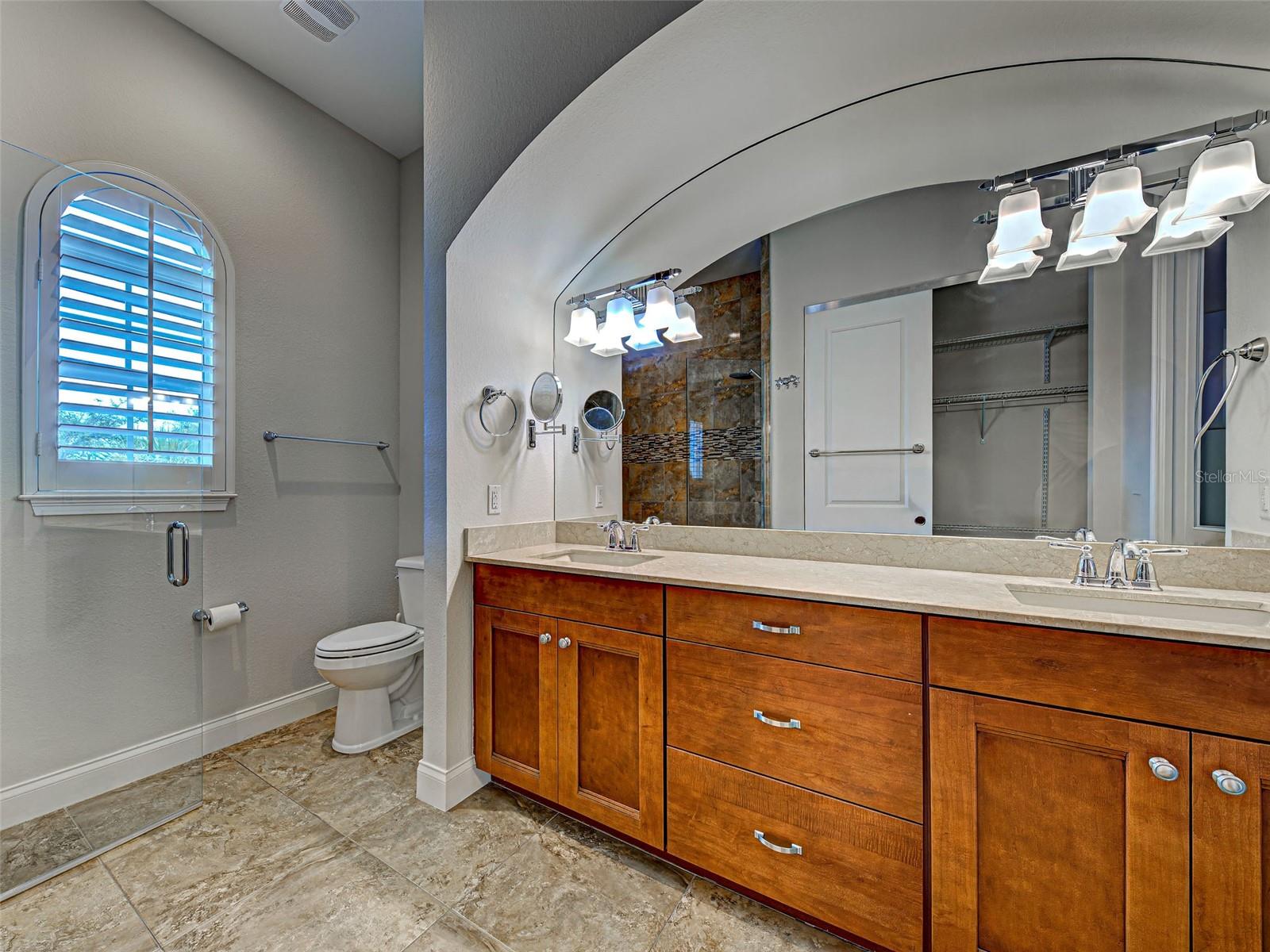 Image 35 of 70 For 445 Nokomis Avenue S 210