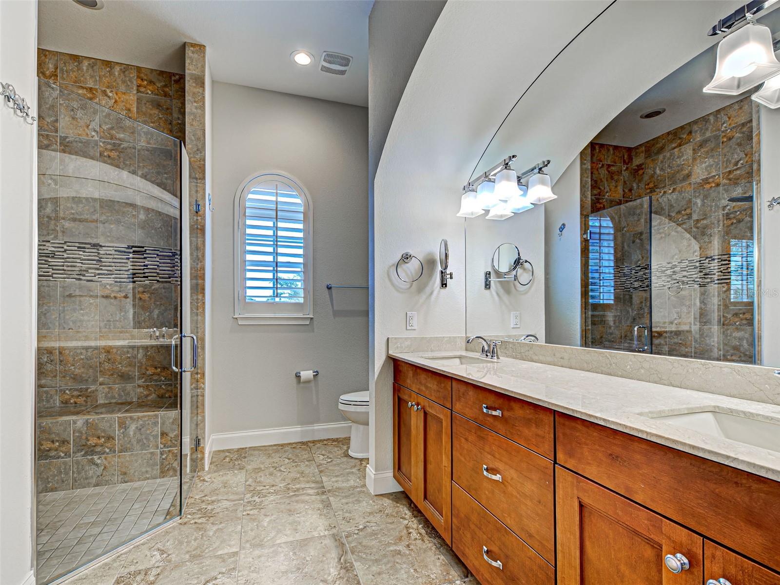 Image 37 of 70 For 445 Nokomis Avenue S 210