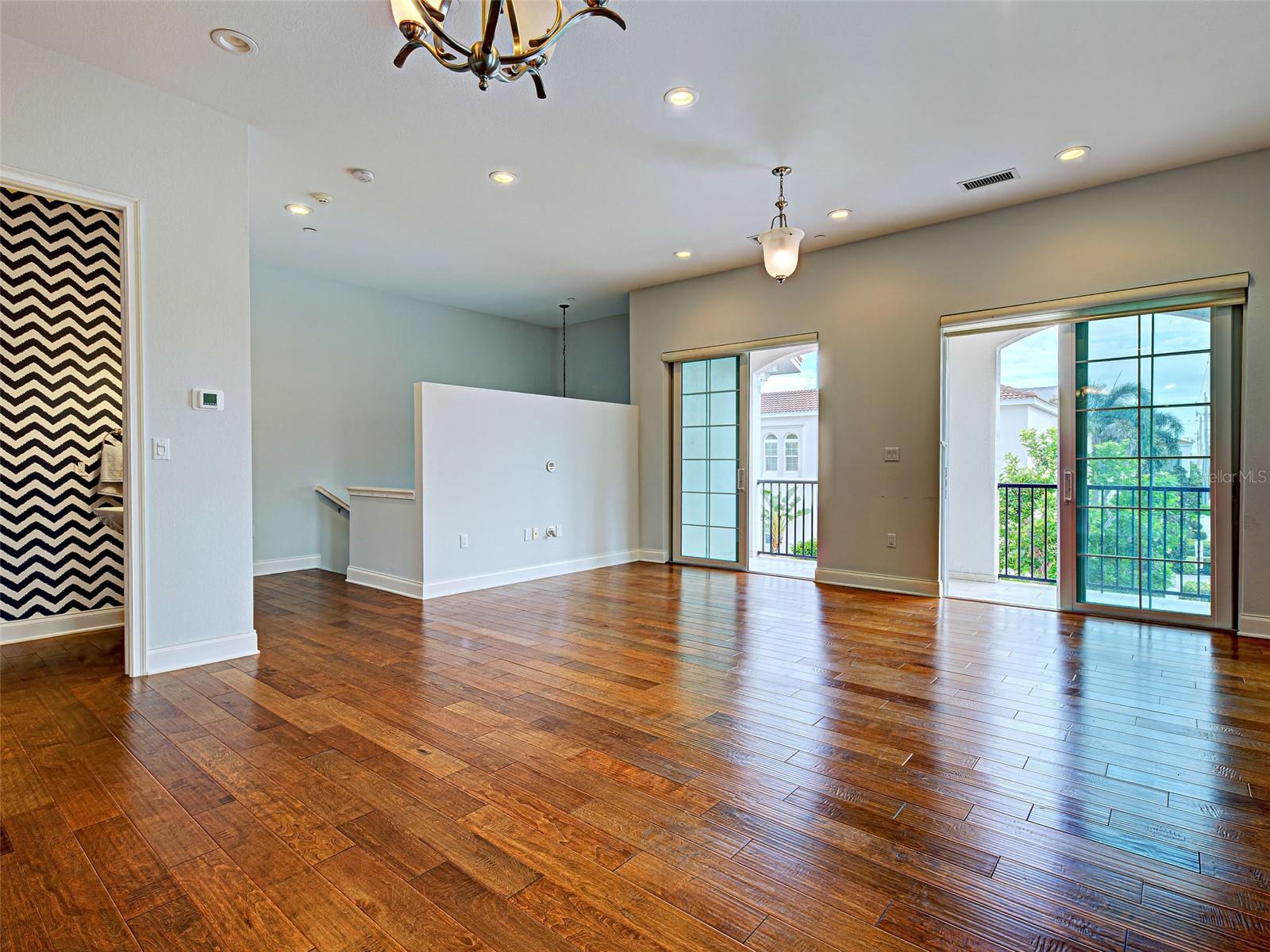 Image 5 of 70 For 445 Nokomis Avenue S 210
