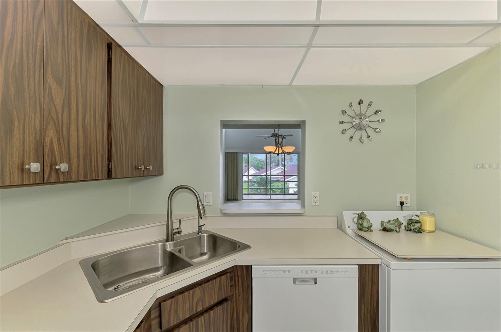 Image 16 of 31 For 725 Capri Isles Boulevard 725