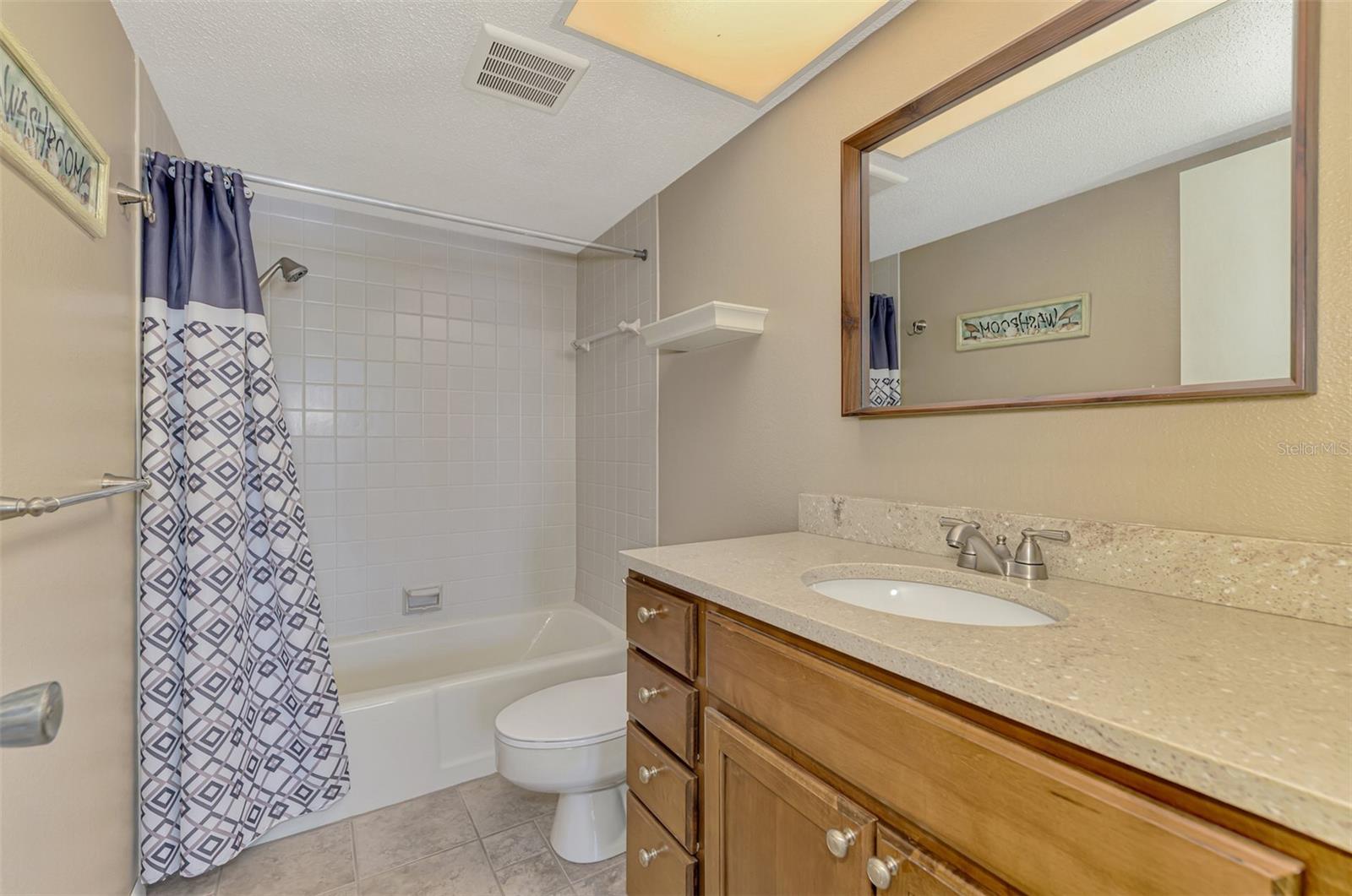 Image 19 of 31 For 725 Capri Isles Boulevard 725