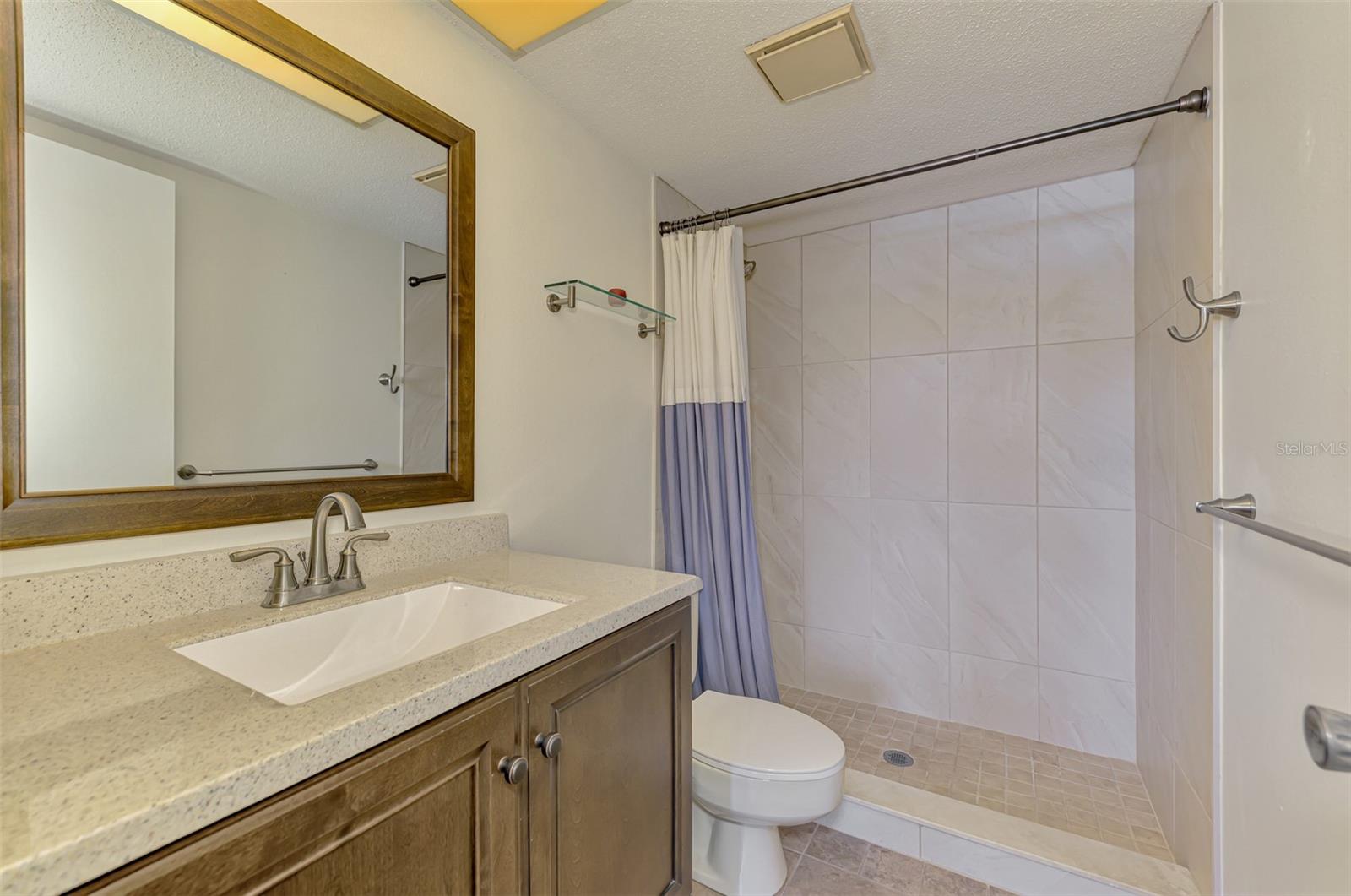 Image 22 of 31 For 725 Capri Isles Boulevard 725