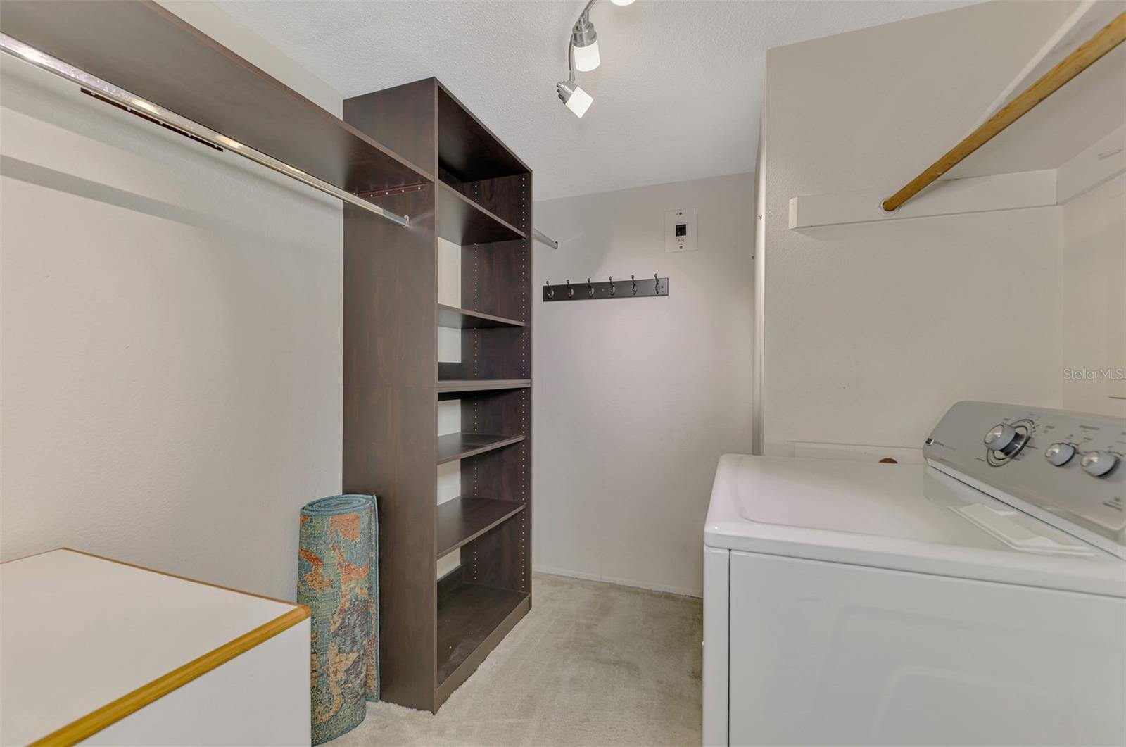 Image 23 of 31 For 725 Capri Isles Boulevard 725